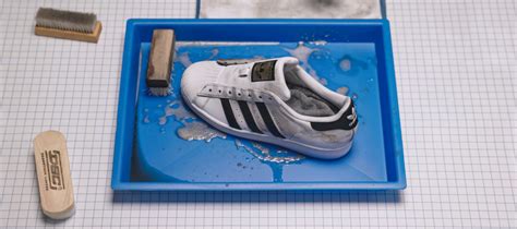 adidas schuhe am4 reinigen|how to clean Adidas sneakers.